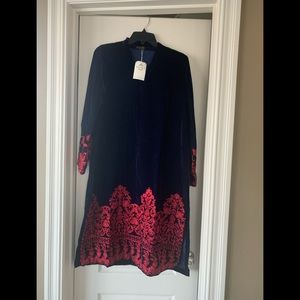 Embroidered velvet kurta